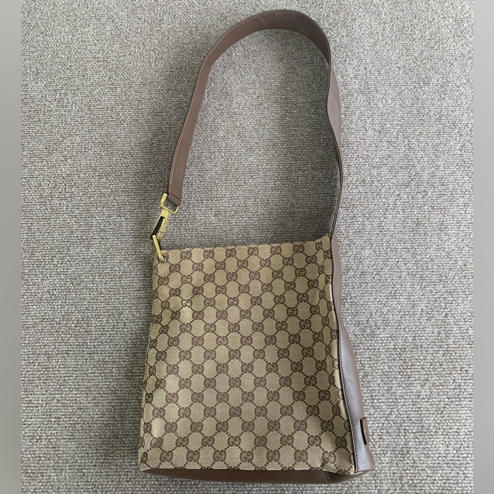 Authentic Gucci shoulder bag